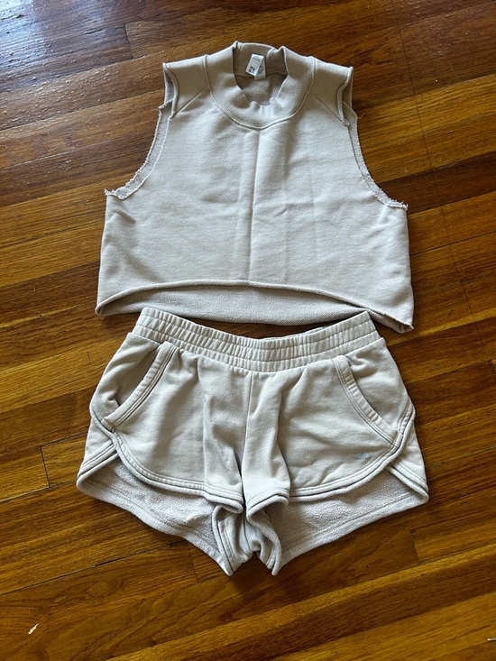 ALO Yoga Pants - Alo Neutral Set - Light Beige size small